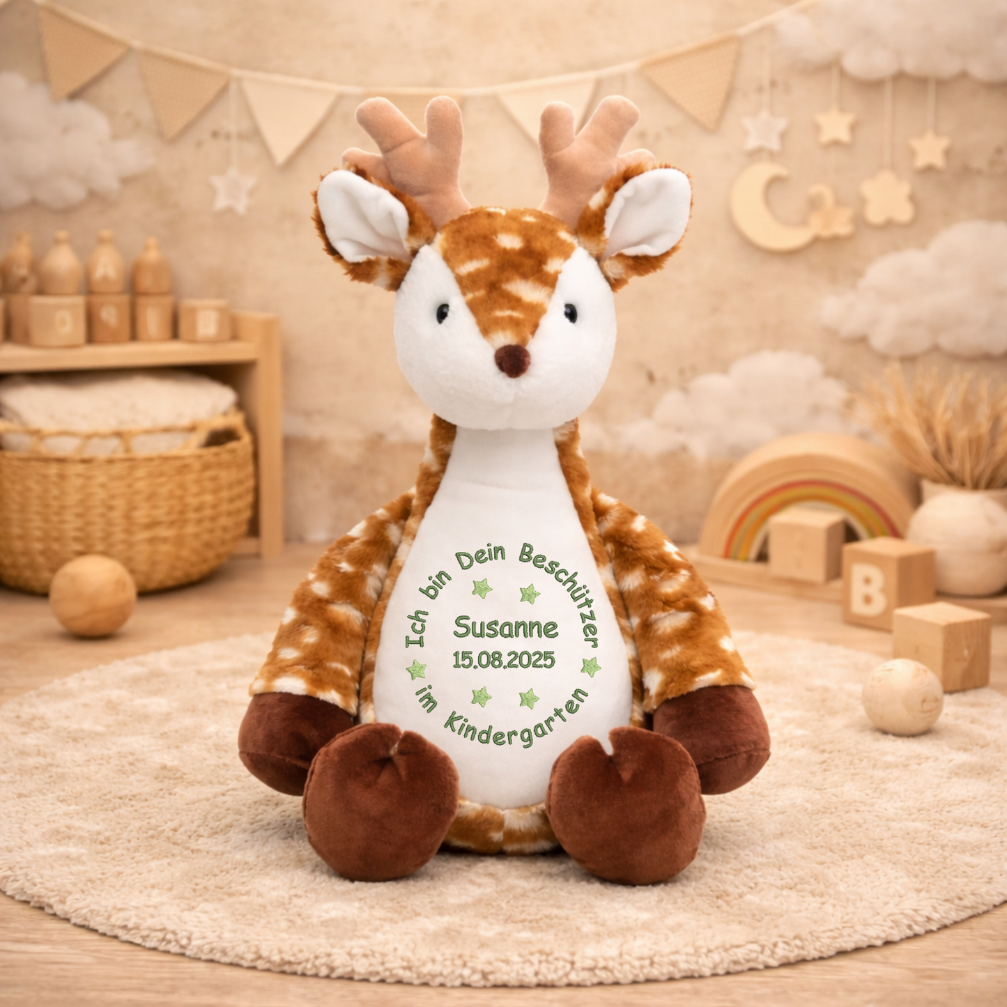 Personalisiertes Kuscheltier Hirsch zum Kindergartenstart – mit Name bestickt
