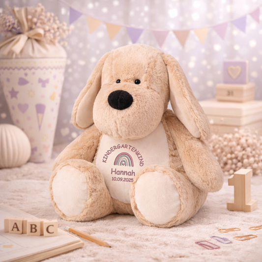 Personalisiertes Kuscheltier Hund zum Kindergartenstart – mit Name bestickt