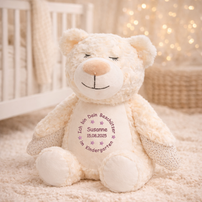 Personalisiertes Kuscheltier Schutzengel-Bär zum Kindergartenstart – mit Name bestickt