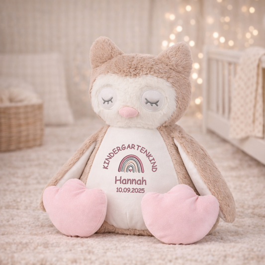 Personalisiertes Kuscheltier Eule zum Kindergartenstart – mit Name bestickt