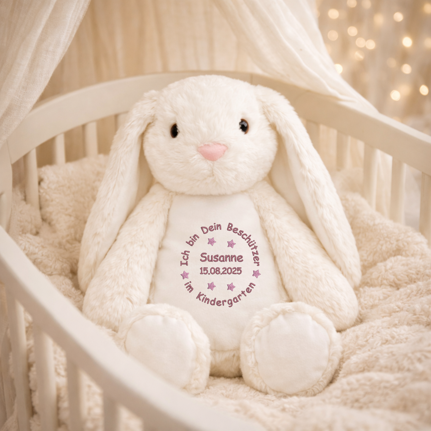 Personalisiertes Kuscheltier weißer Hase zum Kindergartenstart – mit Name bestickt