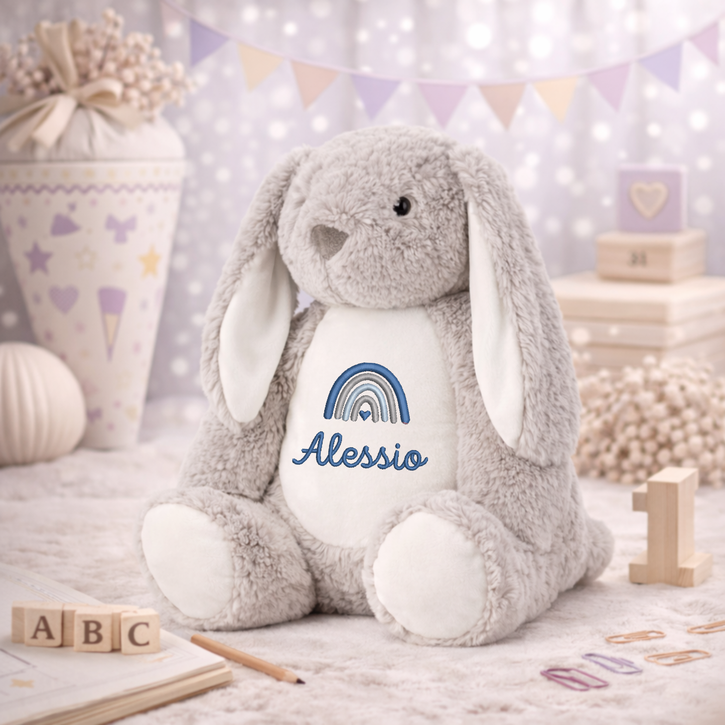grauer Hase mit Namen bestickt – Kuscheltier mit Name
