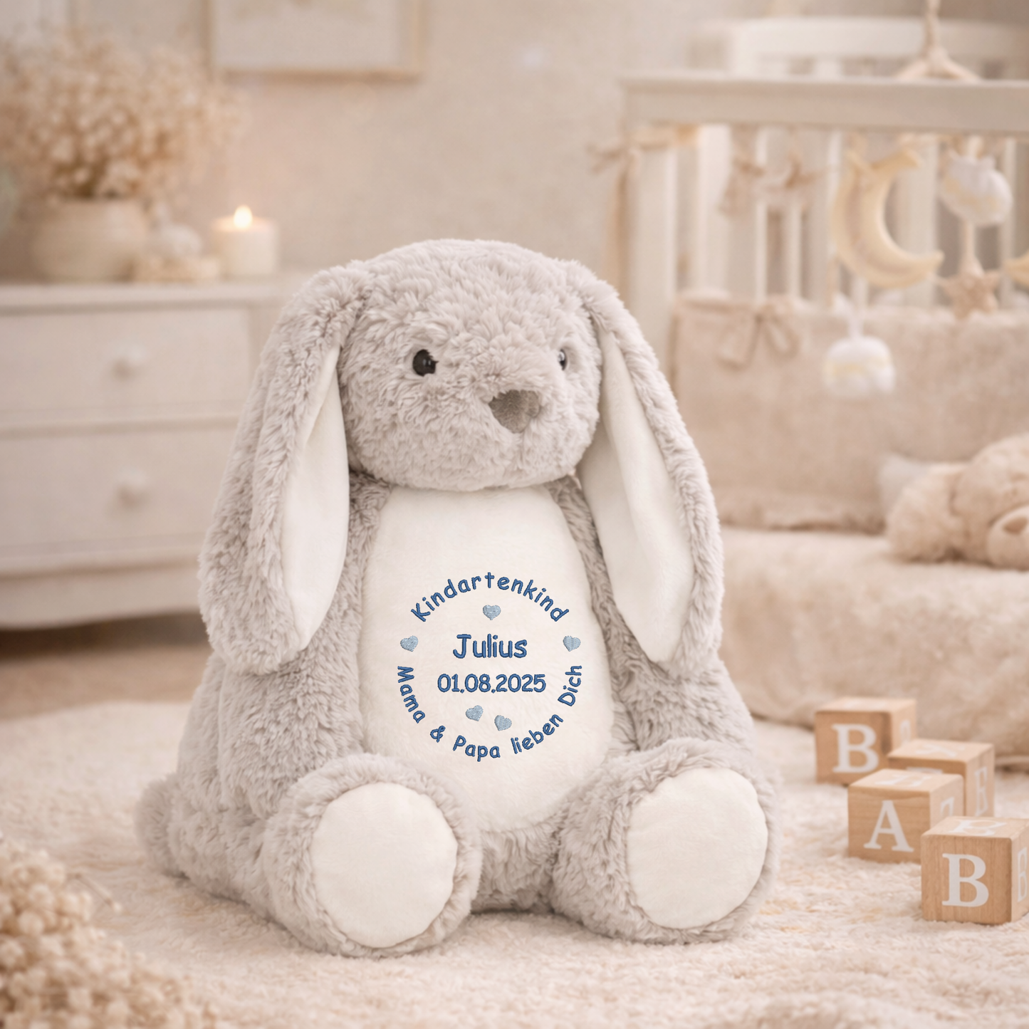 Personalisiertes Kuscheltier grauer Hase zum Kindergartenstart – mit Name bestickt