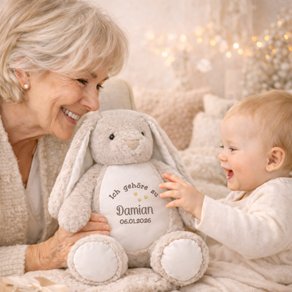 Beschützer Kuscheltier beiger Hase – Liebevoll bestickt und personalisiert