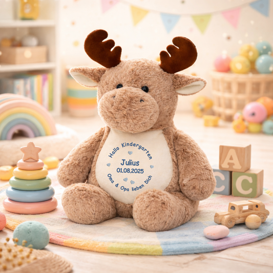 Personalisiertes Kuscheltier Elch zum Kindergartenstart – mit Name bestickt