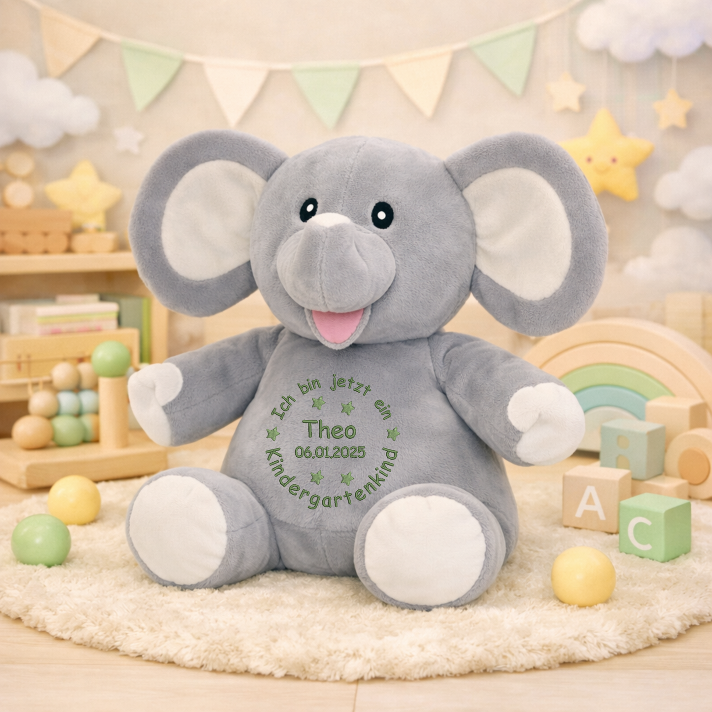 Personalisiertes Kuscheltier Elefant zum Kindergartenstart – mit Name bestickt